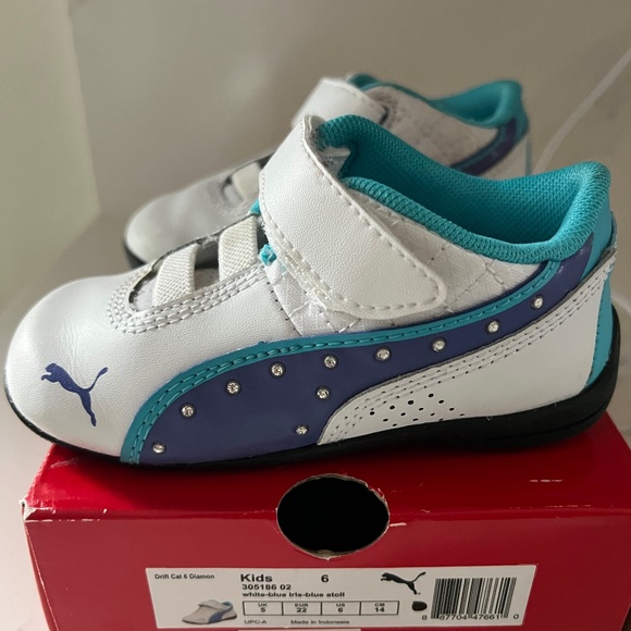 Kids Puma Shoes - Size 6 - Picture 3 of 6